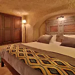 Elaa Cave 3*