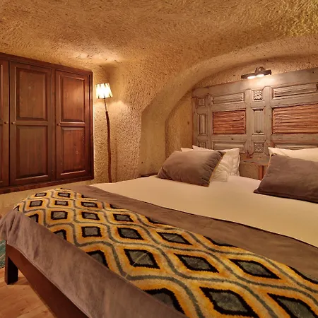 Elaa Cave 3*