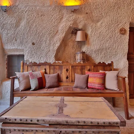 Hotel Elaa Cave