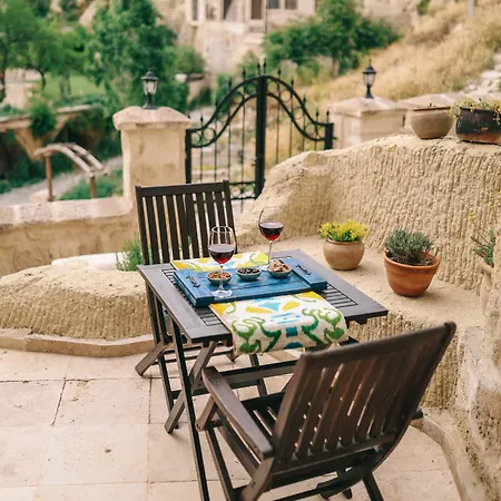 Hotel Elaa Cave