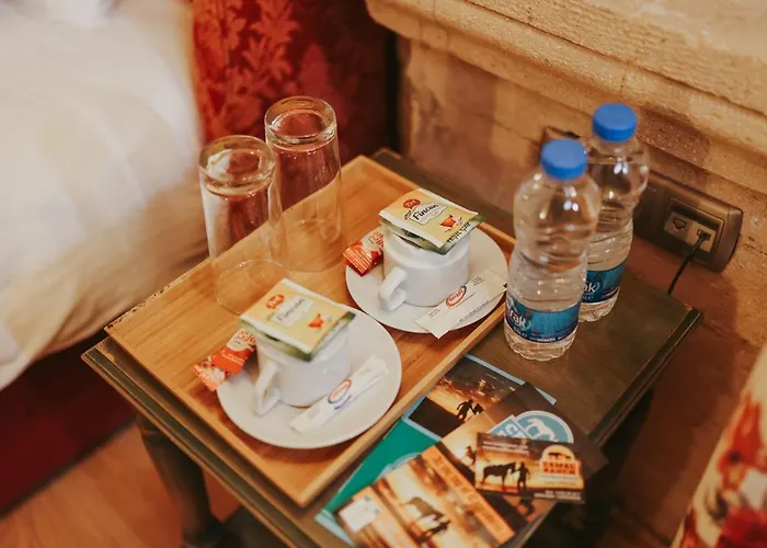 Szálloda Elaa Cave 3*